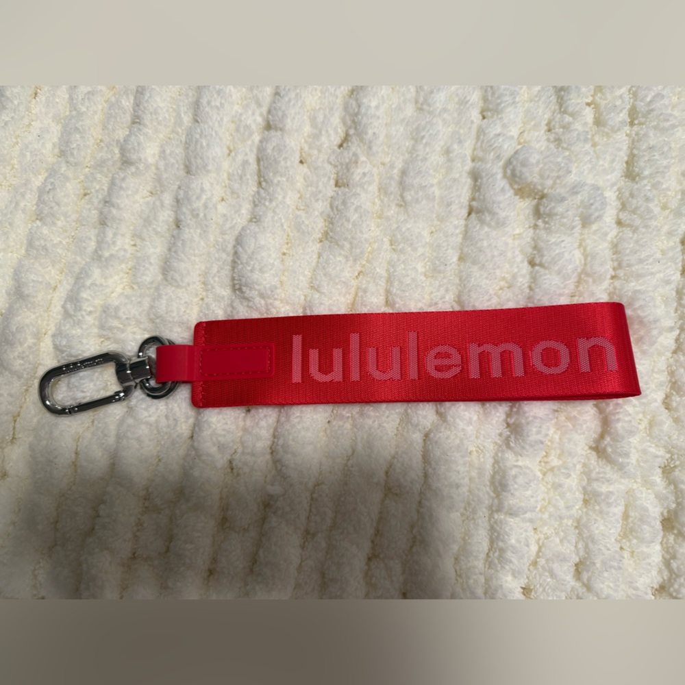 Lululemon Never Lost key ring